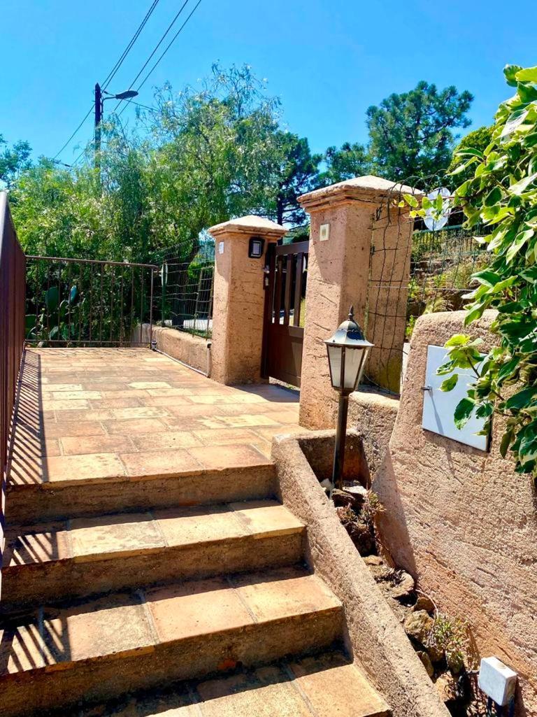 Villa Les Alizes Le Le Rayol-Canadel-sur-Mer Εξωτερικό φωτογραφία